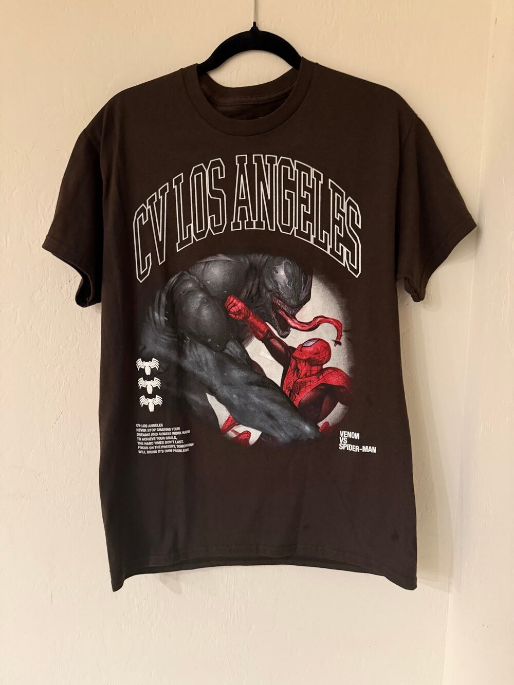 CV Los Angeles Marvel Spider-Man vs Venom T-Shirt Brown Graphic T-shirts Size M